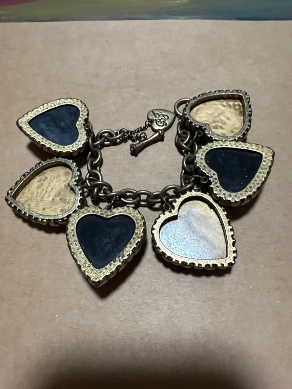 Betsey Johnson Black and Yellow Leopard Heart Charm Bracelet - Toggle Chain - Picture 3 of 3
